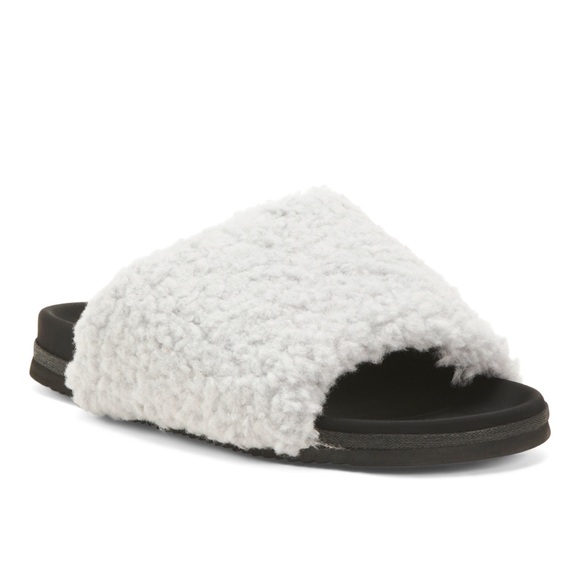 REVOLVE Shoes - ROAM ❤️‍🔥 FUZZY SLIDER NWT SIZE 7